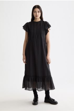 Vestido largo con detalles de encaje plisado 