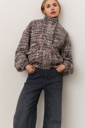 Chaqueta Bouclé con flecos y cuello alto