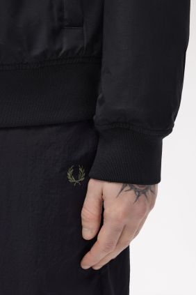 Cazadora con capucha Brentham J134 Negro