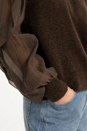 Jersey  con mangas de volantes marrón