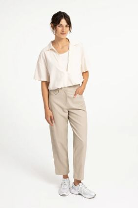 Pantalón Piel sintética y corte carrot
