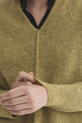 Jersey Ancho Cuello Pico Lima