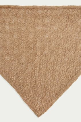 Bufanda triangular calada Beige