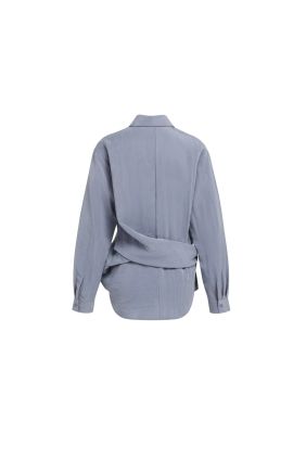 Blusa anudada con mangas largas