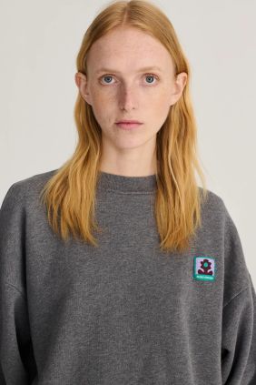 Sudadera relajada con etiqueta lila